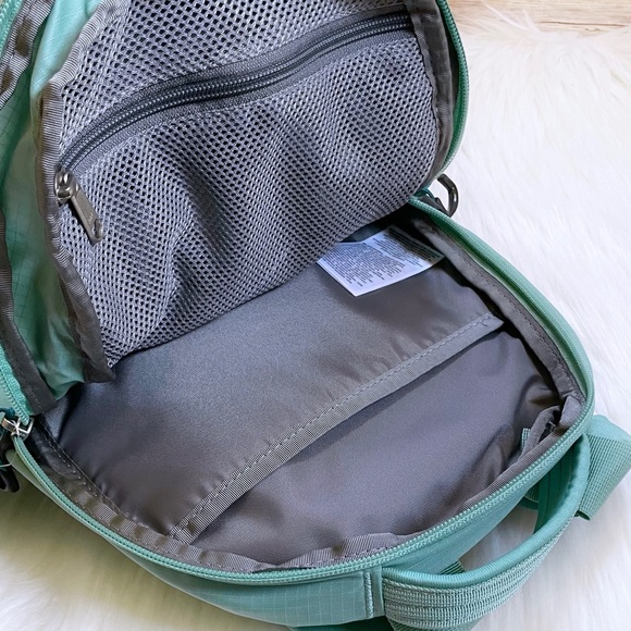 The North Face Women’s Borealis Mini 10 Liter Backpack - Picture 7 of 8